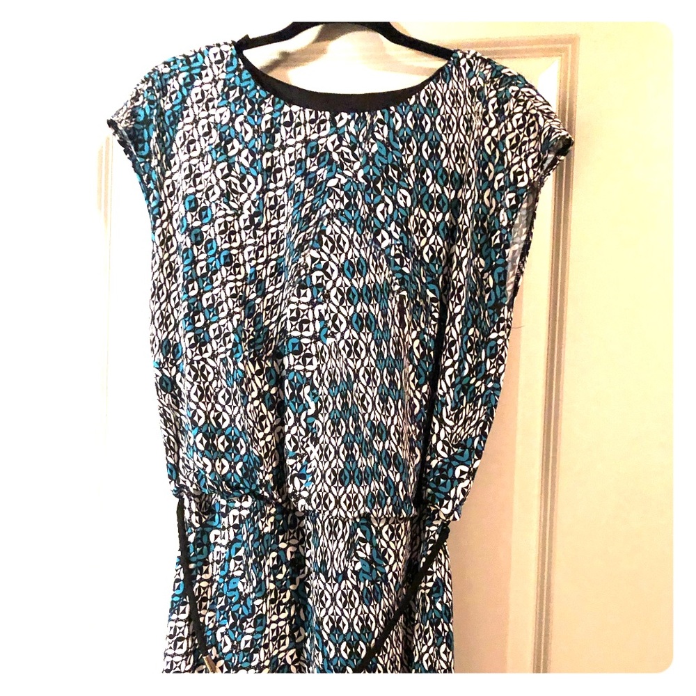 Mid-thigh dress